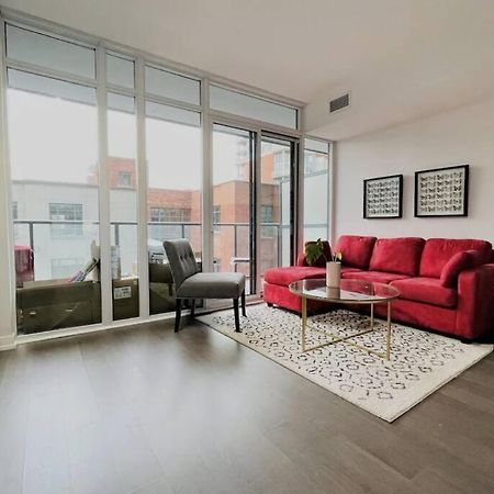 Gorgeous Downtown Condo Toronto Exterior foto